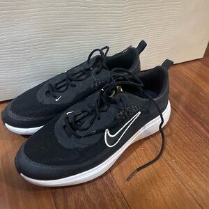 Nike women’s golf mesh shoe size 7